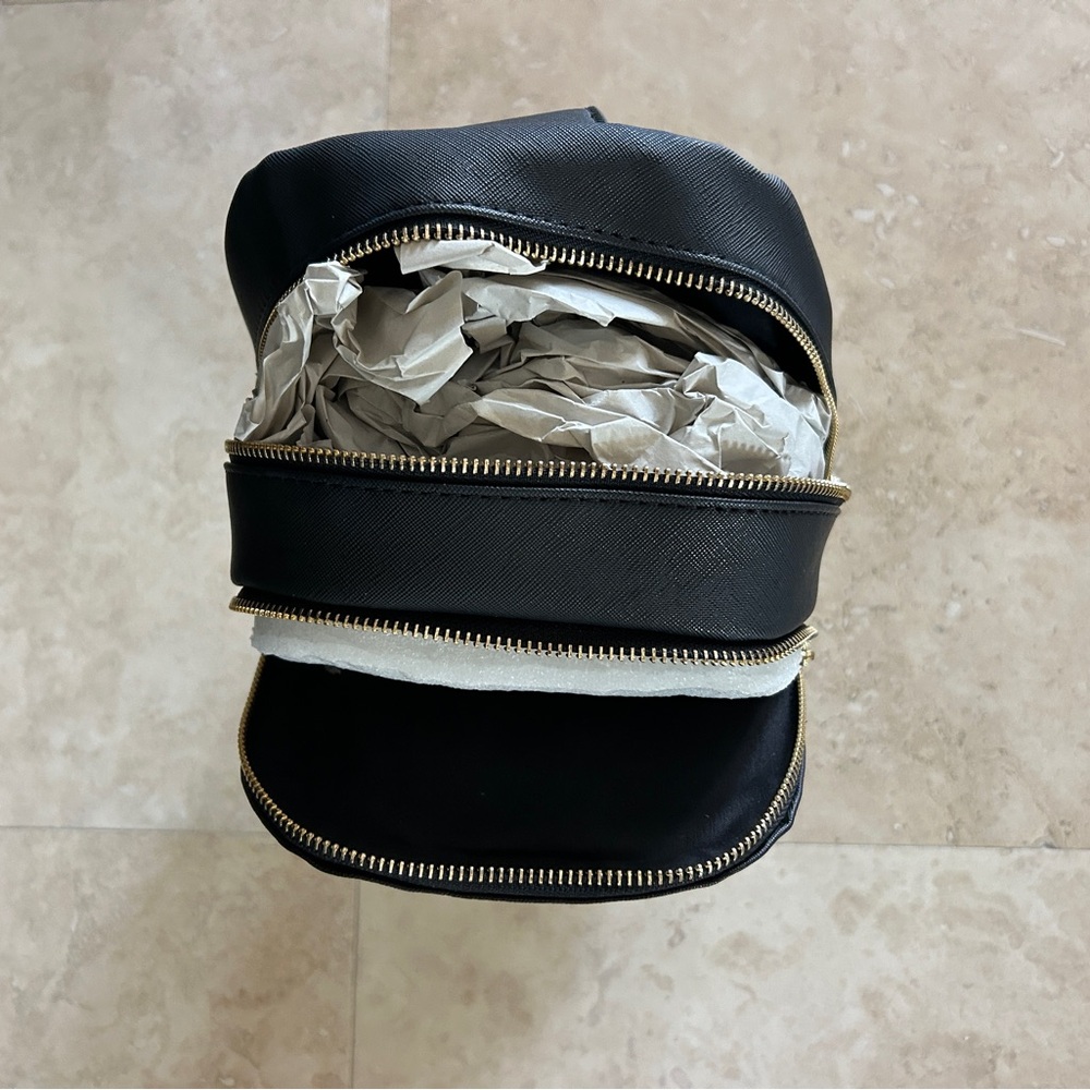 NWT! Bebe Yolanda Sling Backpack in Black with Gold Hardware - Picture 8 of 13
